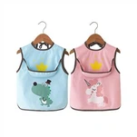 مريلة أطفال بجيب بسيط